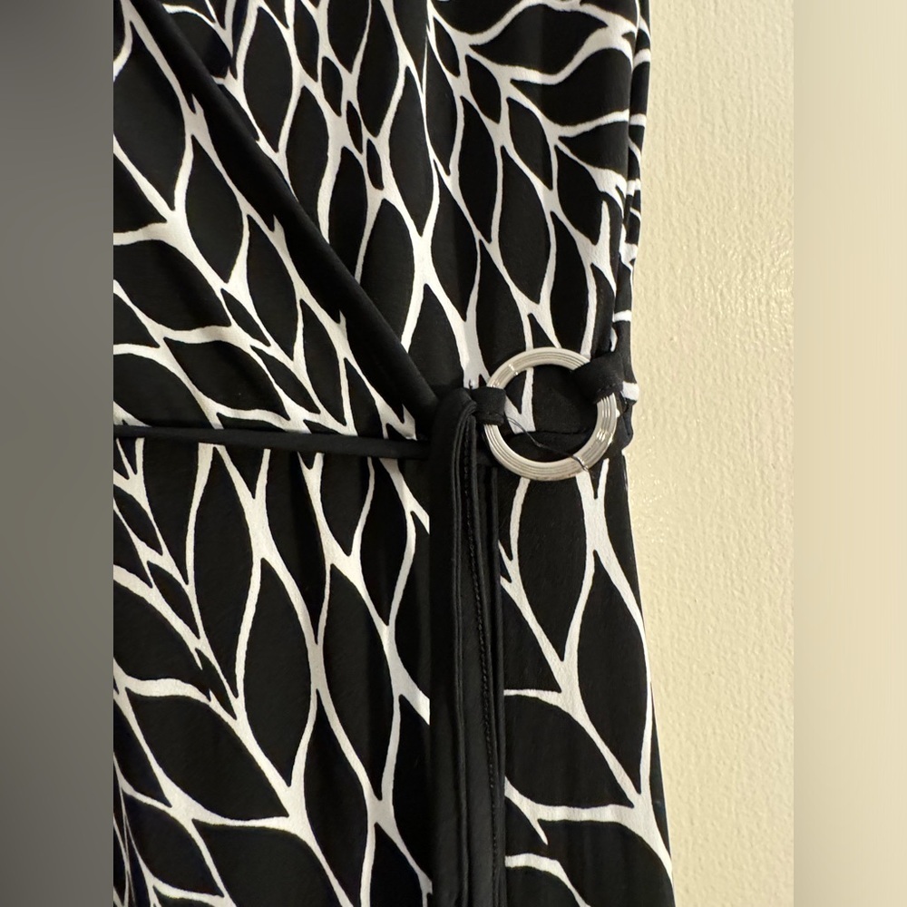 White House Black Market Leaf print Maxi Dress Size XS - Picture 3 of 5